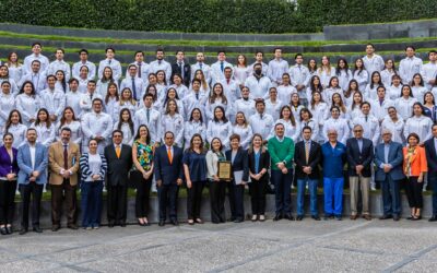 Entrega de constancia de acreditación al Programa de Médico Cirujano de la Escuela de Ciencias de la Salud de la Universidad Anáhuac Puebla