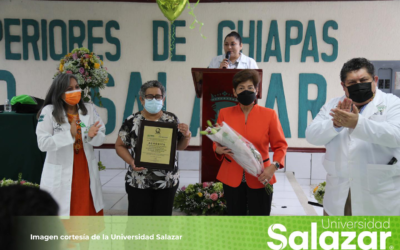 Entrega de constancia al Programa de Medicina de la Escuela de Medicina del Instituto de Estudios Superiores de Chiapas (IESCH), Campus Tuxtla-Gutiérrez