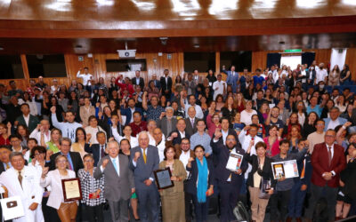 Entrega de Constancia de Acreditación  y de Distinción de Excelencia a la Facultad de Medicina de la UNAM