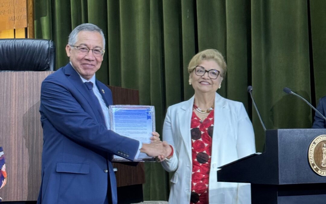 Acuerdo con el que el Consejo Nacional de Acreditación del SINAES autoriza a COMAEM para presentar a reconocimiento las carreras acreditadas por esta agencia.